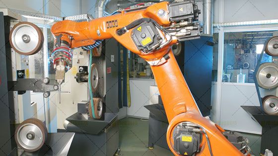 打磨<a href='http://www.jggj5.cn' target='_blank'><u>機器人工作站</u></a>2